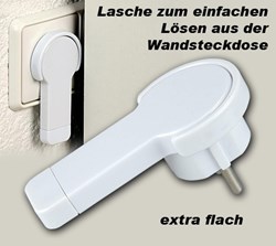 Bild von Schuko Flachstecker weiß mit Lasche zum einfachen Lösen aus der Wandsteckdose
